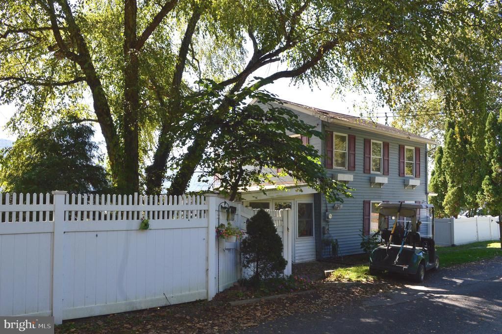 420 RIVER ROAD , DAUPHIN, PA 17018