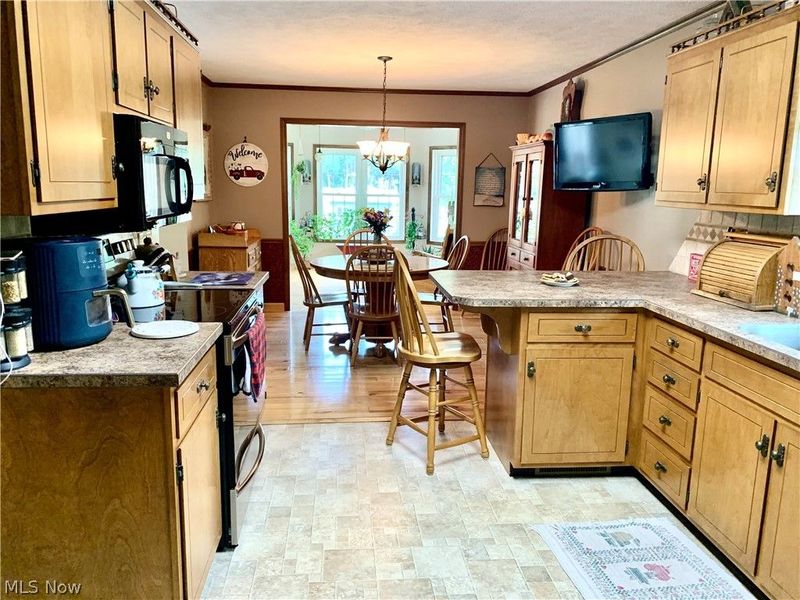 1449 4th Street SE, New Philadelphia, OH 44663 Photo 4