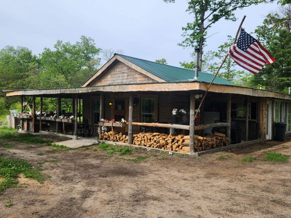 2833 E 40th Street, Idlewild, MI 49642