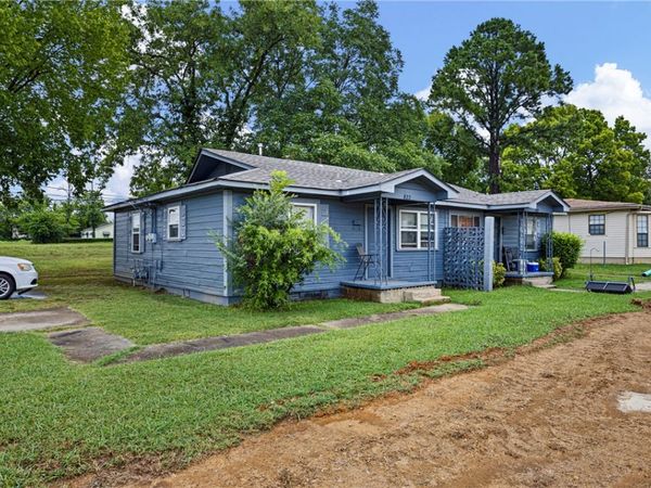 820 & 822 Pine Street , Conway, AR 72032
