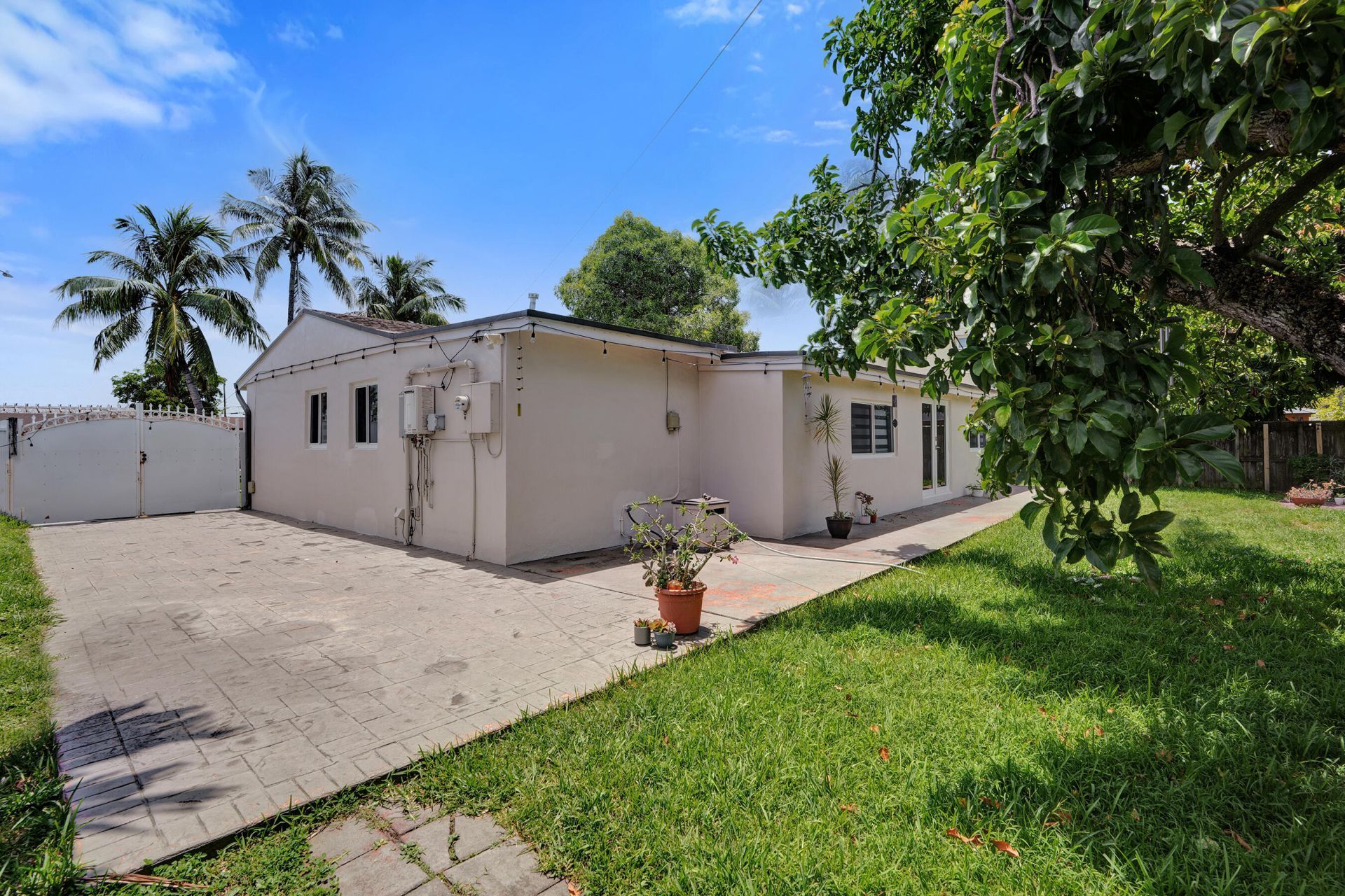 7290 W 14th Court, Hialeah, FL 33014 Photo