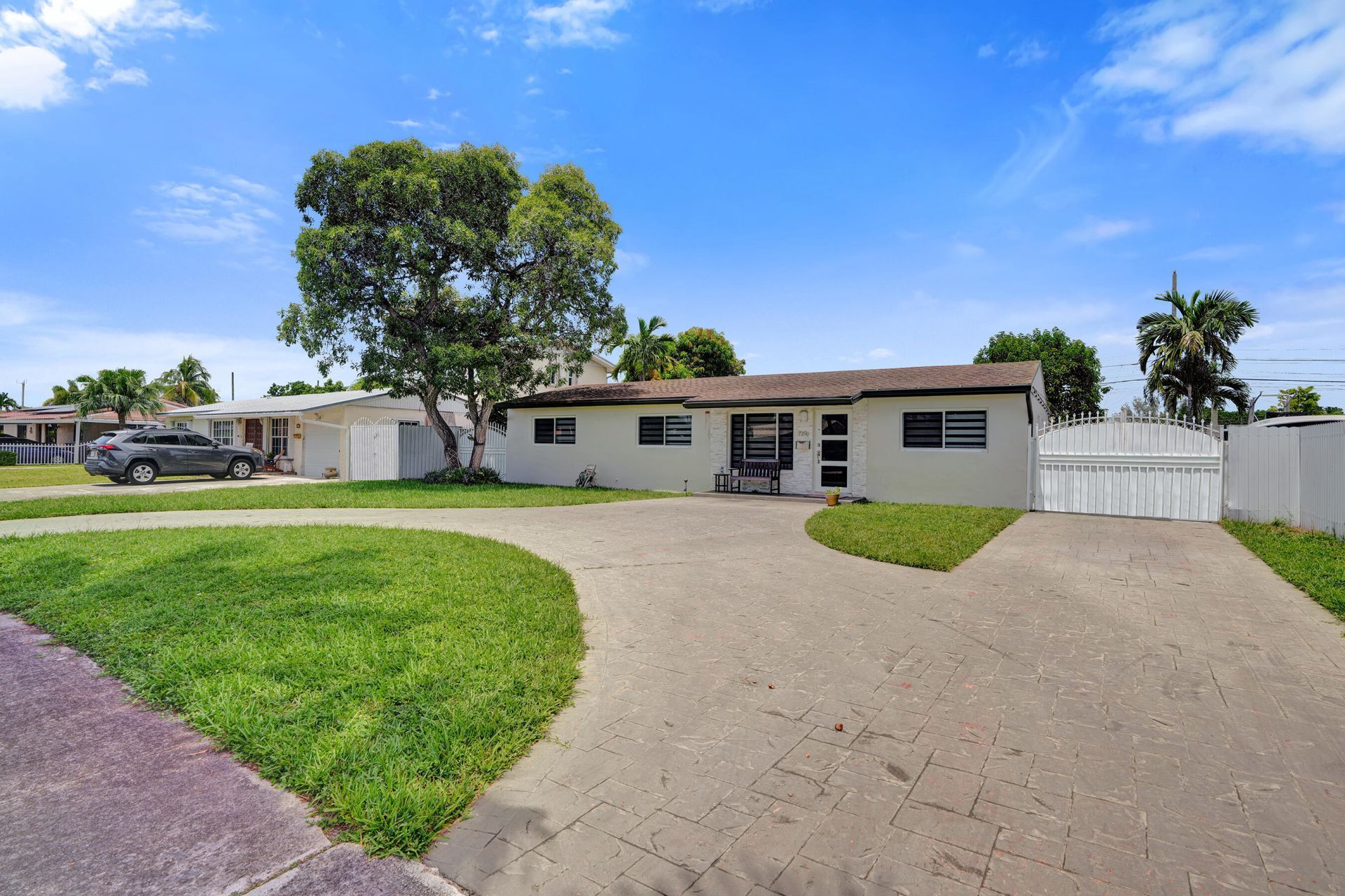 7290 W 14th Court, Hialeah, FL 33014 Photo