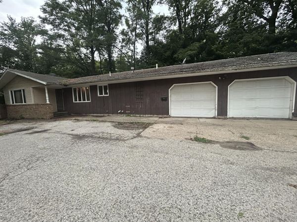 1108 W 8TH, Muscatine, IA 52761