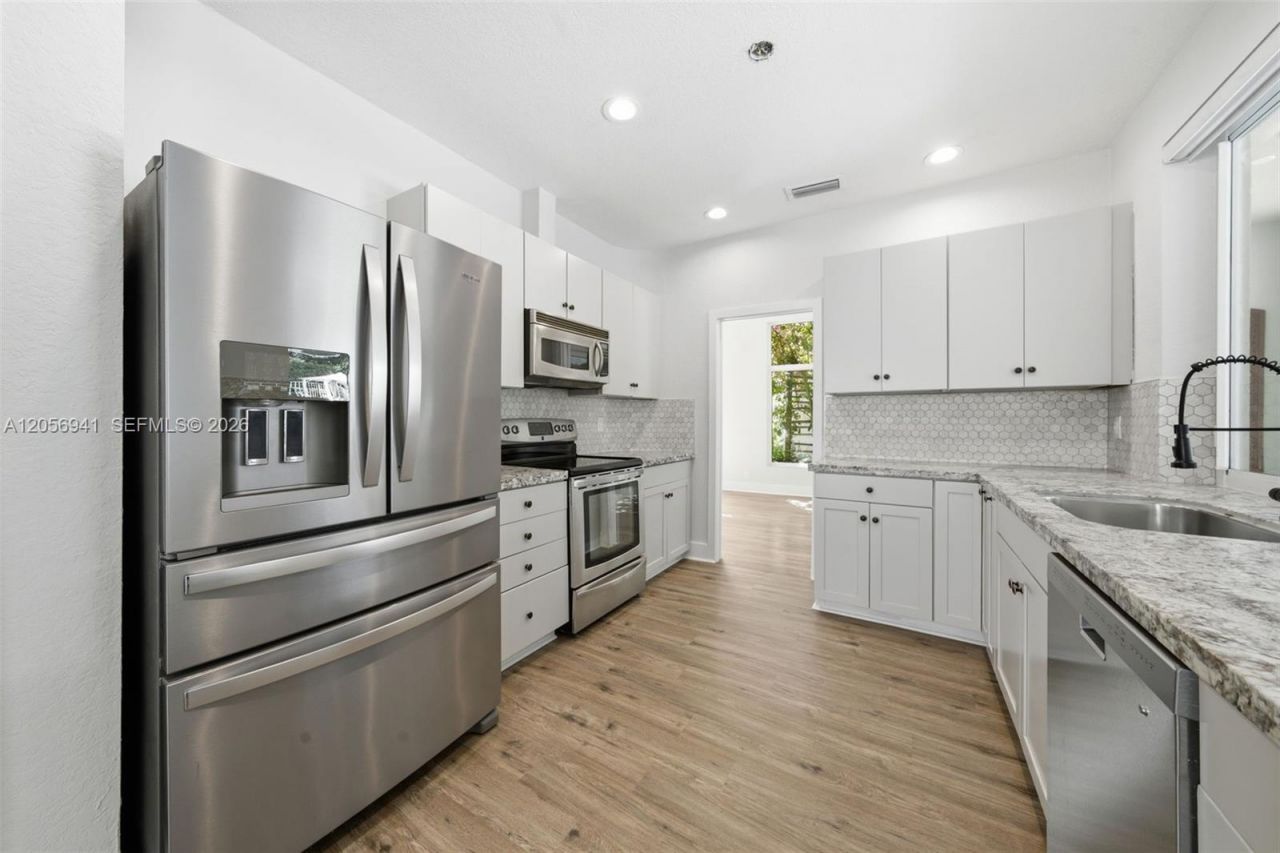 11070 Minneapolis Dr , Cooper City, FL 33026 Photo