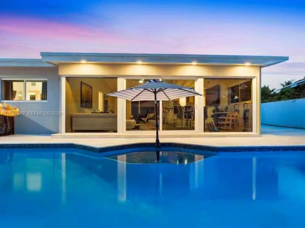561 NE 172nd St , North Miami Beach, FL 33162