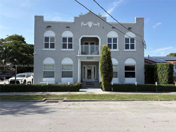 3237 SW 4th St , Unit 14, Miami, FL 33135