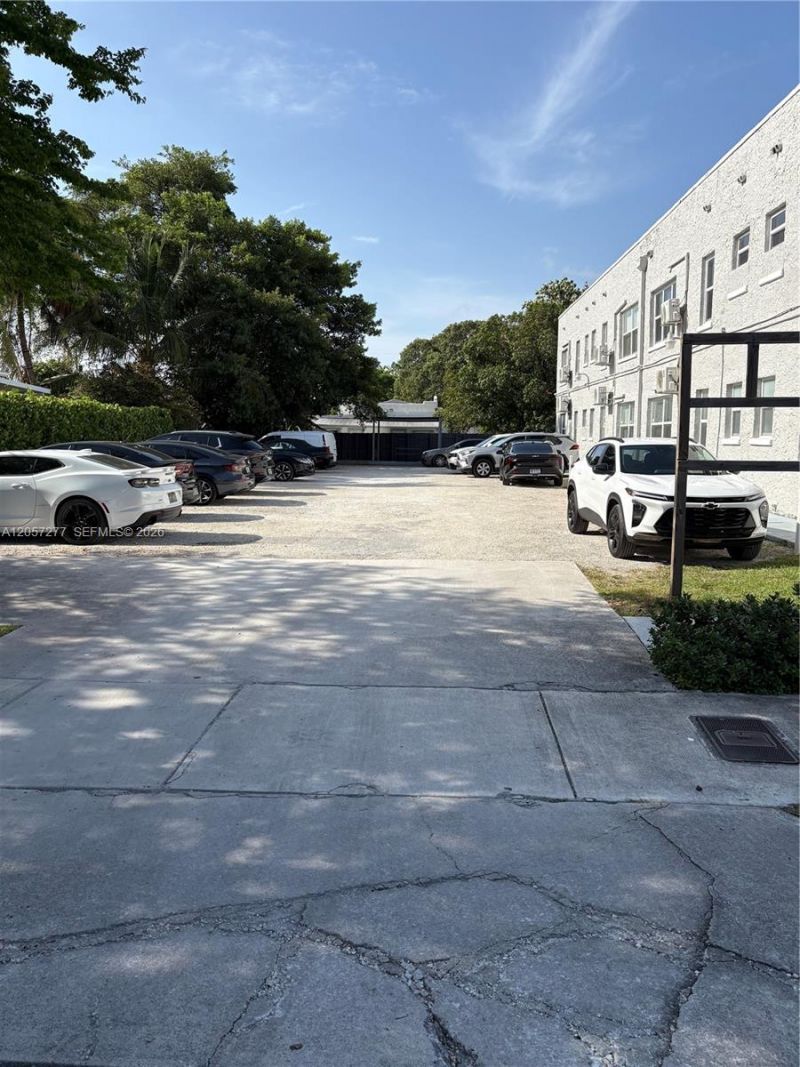 3237 SW 4th St , Unit 14, Miami, FL 33135 Photo