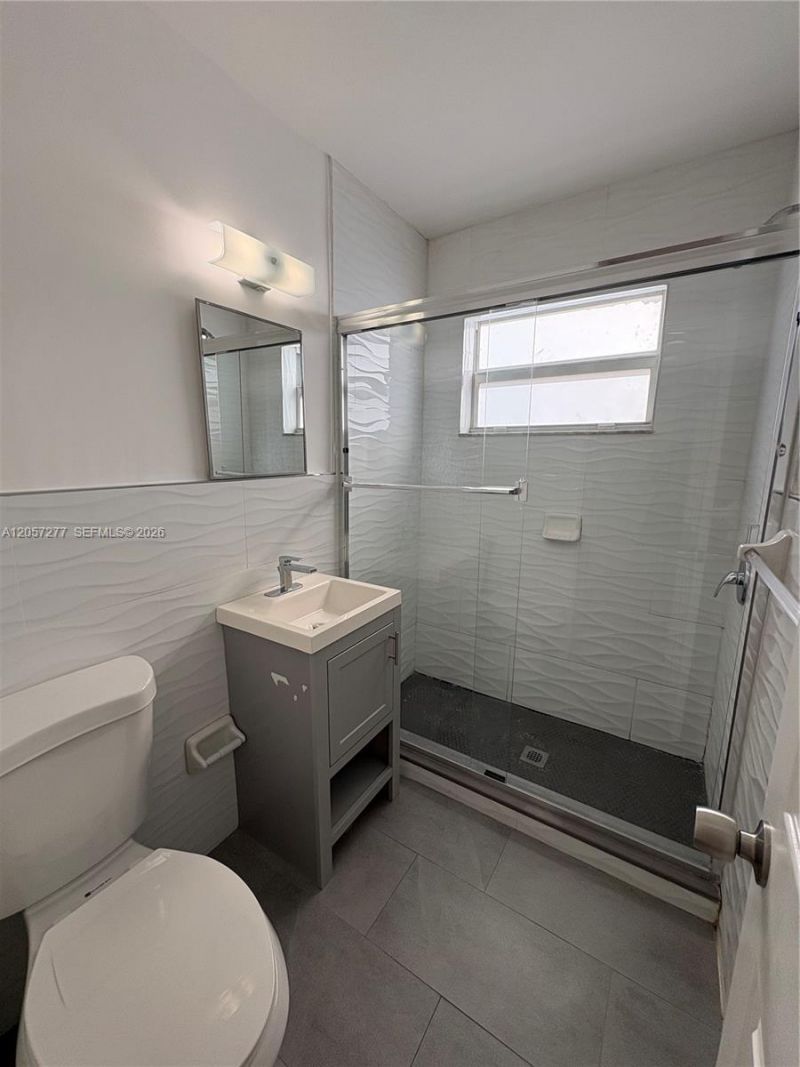 3237 SW 4th St , Unit 14, Miami, FL 33135 Photo