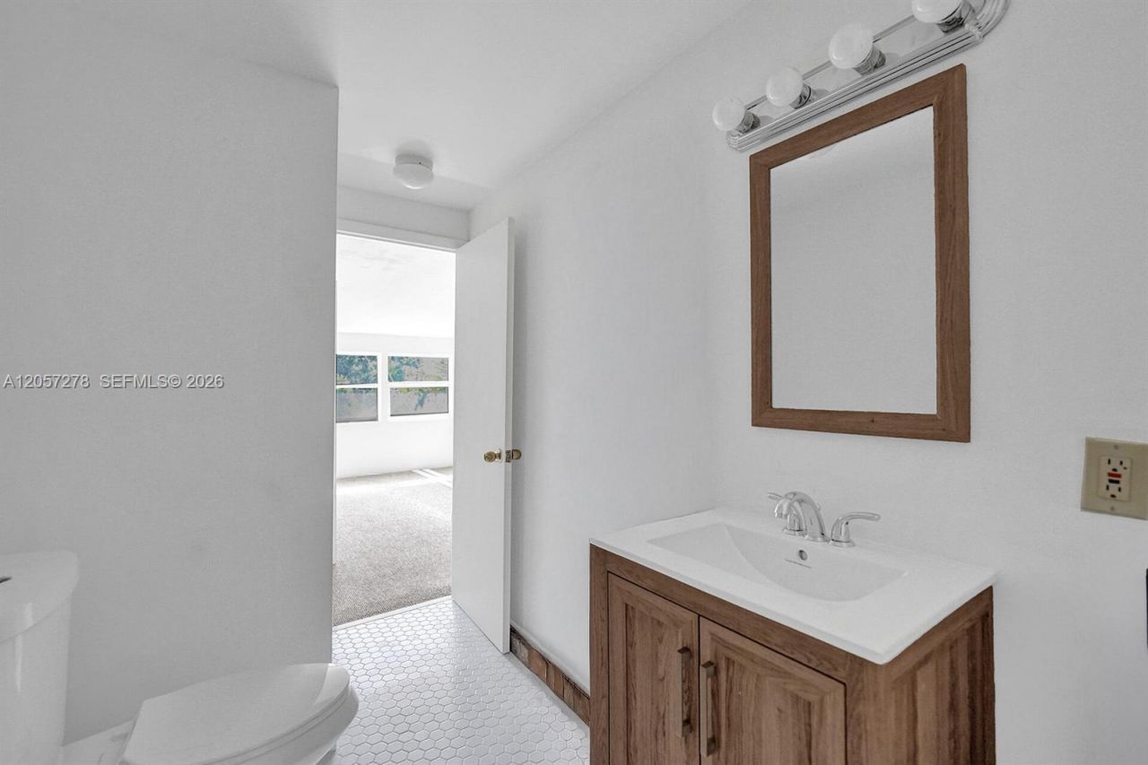 310 N Ocean Breeze , Unit 3, Lake Worth, FL 33460 Photo