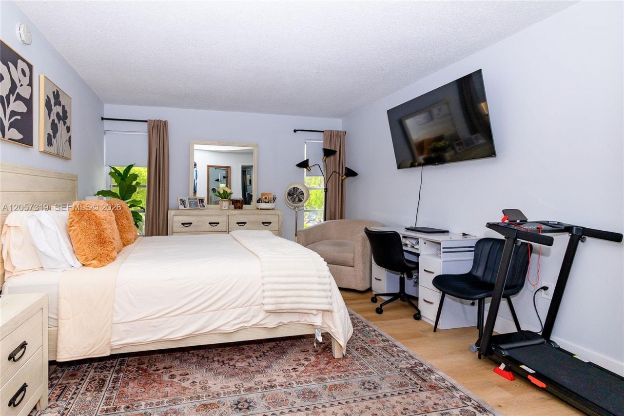 469 N Pine Island Rd, Unit B308, Plantation, FL 33324 Photo