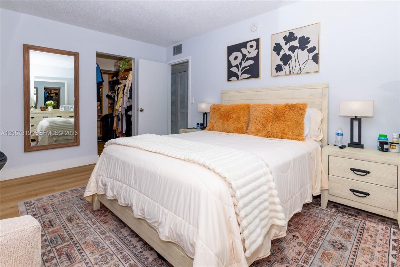 469 N Pine Island Rd, Unit B308, Plantation, FL 33324 Photo