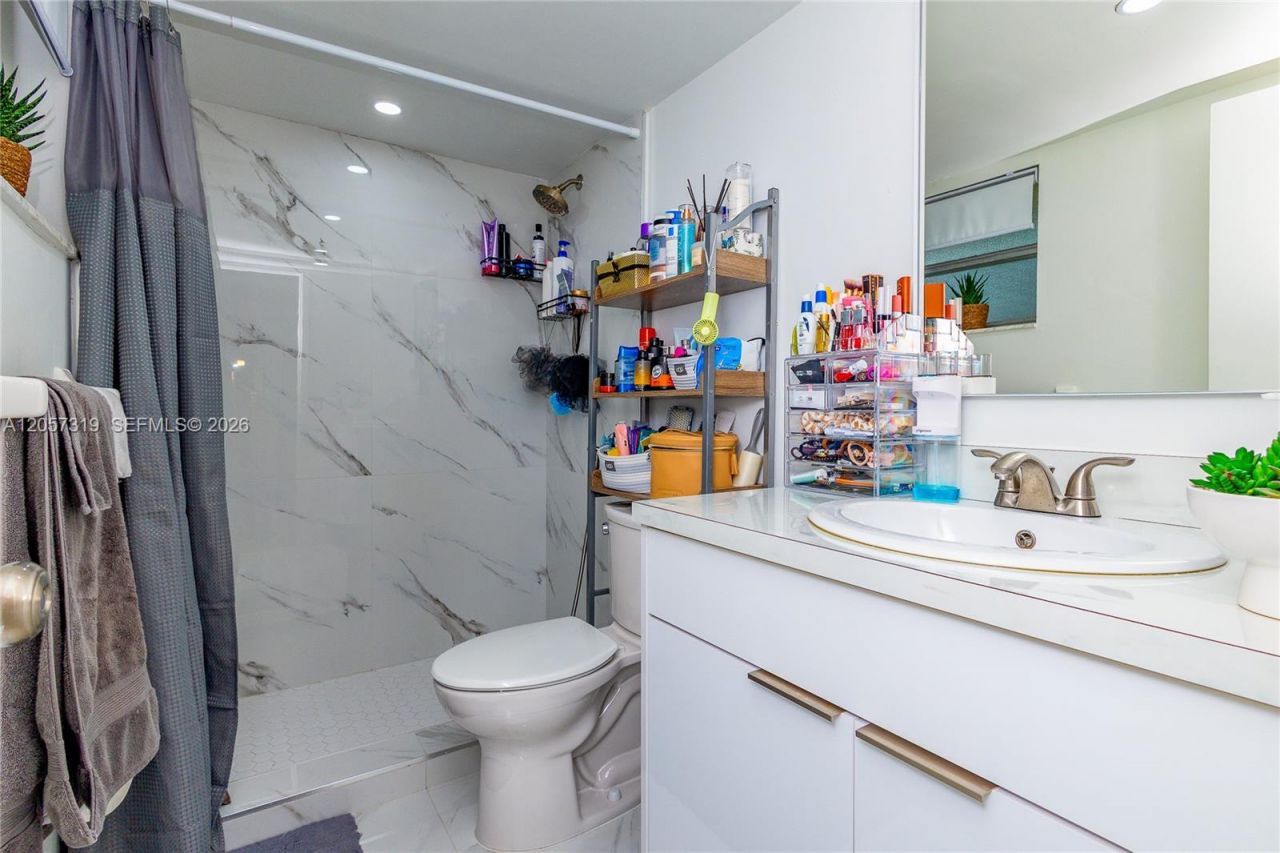 469 N Pine Island Rd, Unit B308, Plantation, FL 33324 Photo