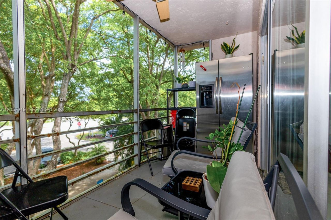 469 N Pine Island Rd, Unit B308, Plantation, FL 33324 Photo