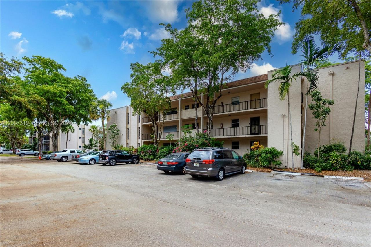 469 N Pine Island Rd, Unit B308, Plantation, FL 33324 Photo