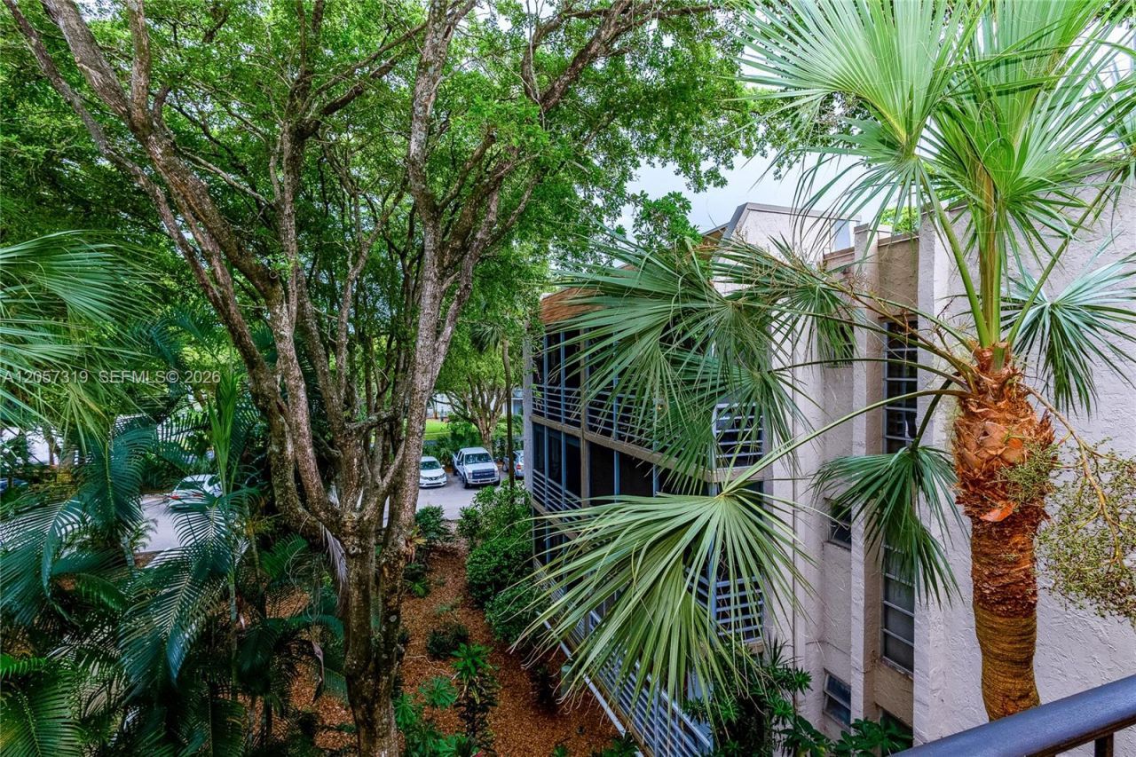 469 N Pine Island Rd, Unit B308, Plantation, FL 33324 Photo