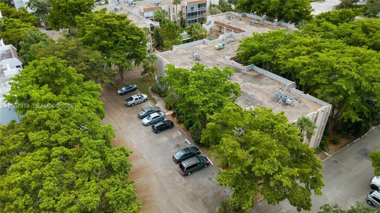 469 N Pine Island Rd, Unit B308, Plantation, FL 33324 Photo