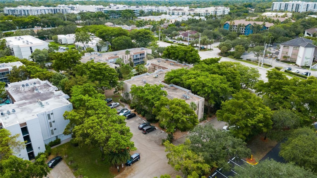 469 N Pine Island Rd, Unit B308, Plantation, FL 33324 Photo