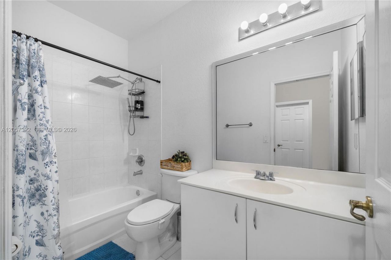 10743 NW 78th Ter , Doral, FL 33178 Photo