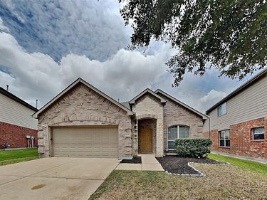 8828 Night Wind Lane, Fort Worth, TX 76244