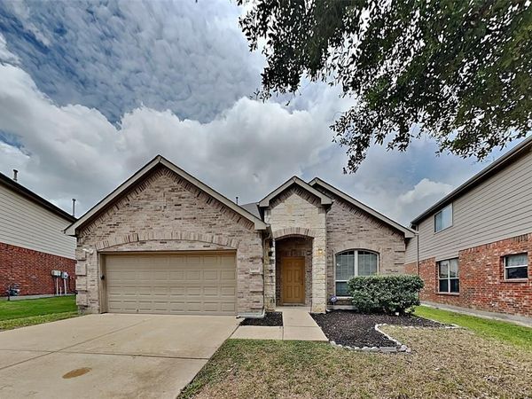 8828 Night Wind Lane, Fort Worth, TX 76244