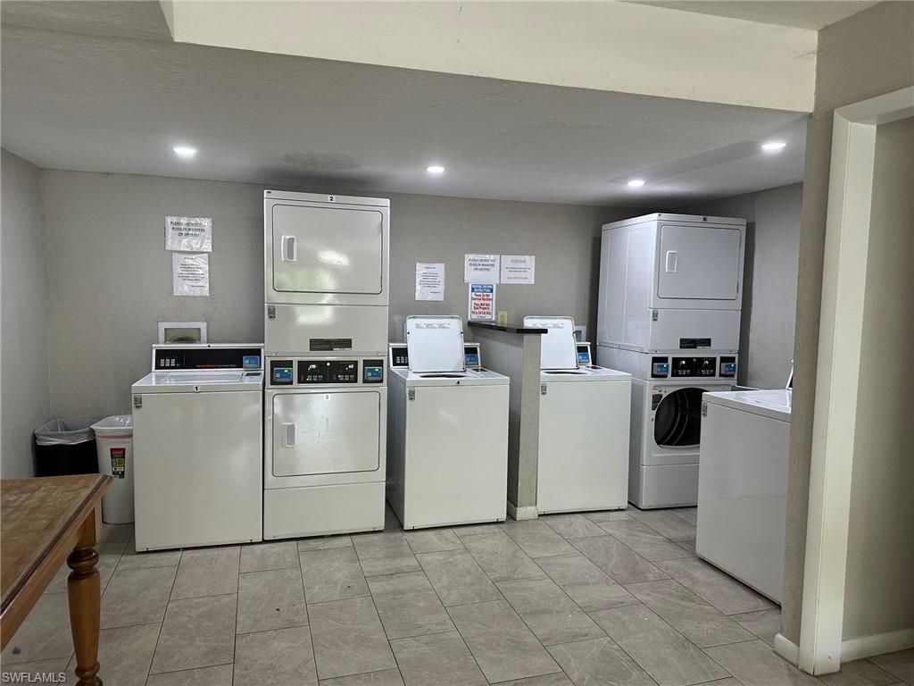 4633 Bayshore Dr, Unit M2, Naples, FL 34112 Photo