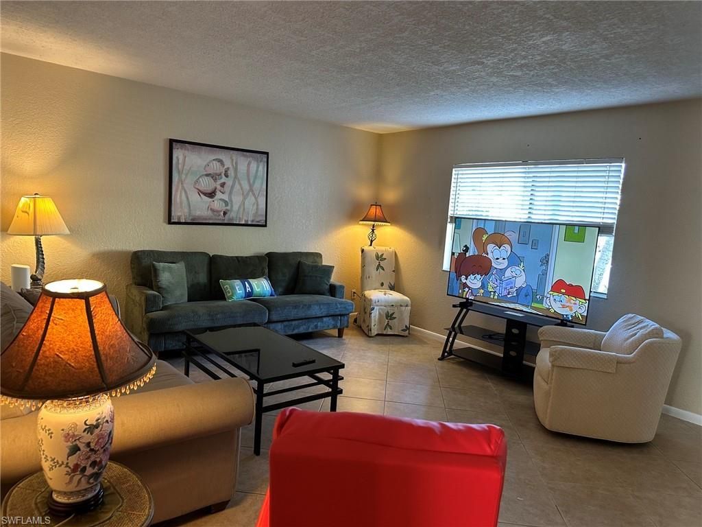 4633 Bayshore Dr, Unit M2, Naples, FL 34112 Photo