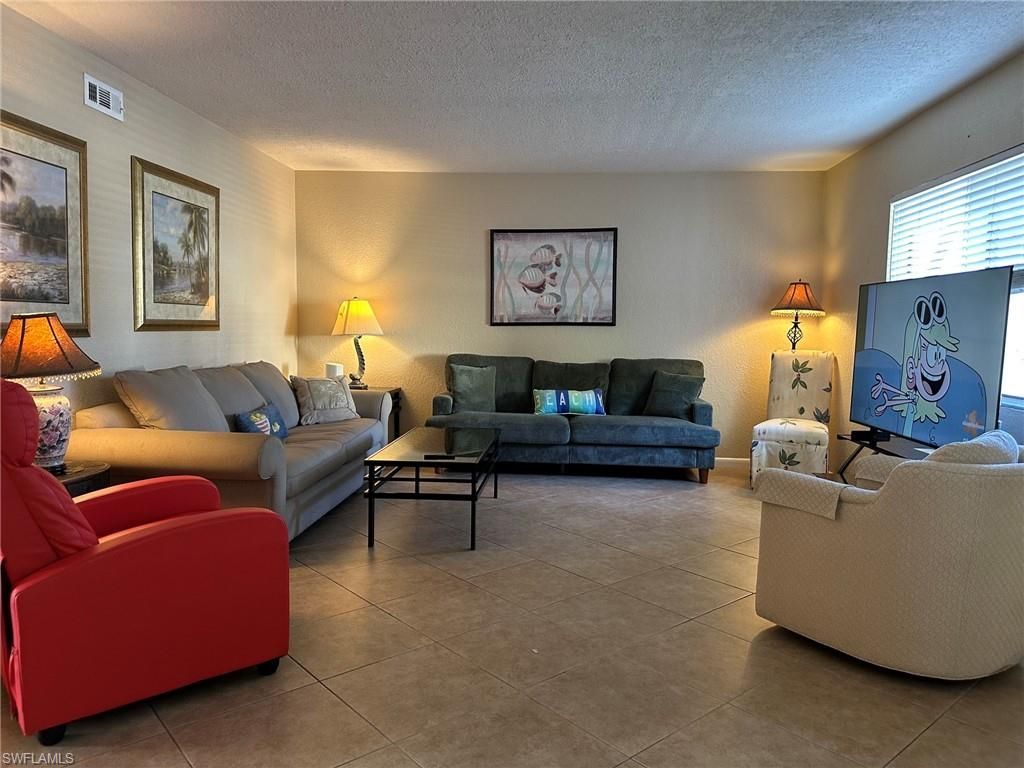 4633 Bayshore Dr, Unit M2, Naples, FL 34112 Photo