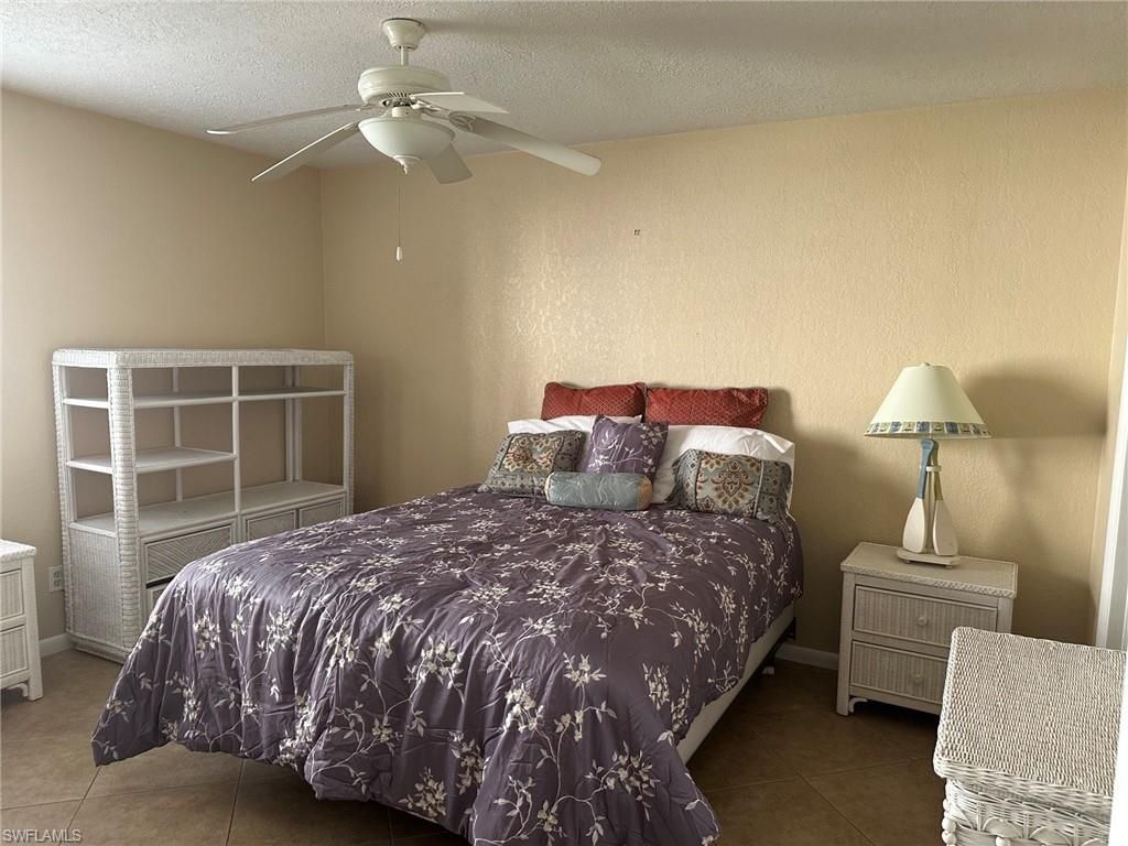 4633 Bayshore Dr, Unit M2, Naples, FL 34112 Photo