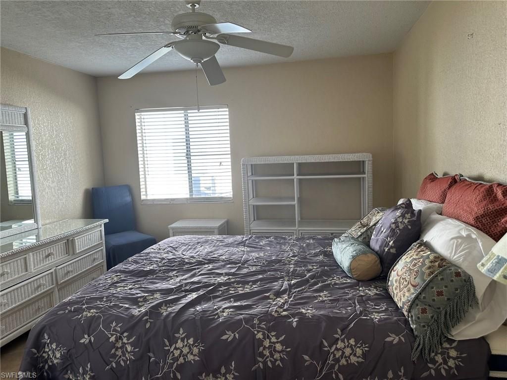 4633 Bayshore Dr, Unit M2, Naples, FL 34112 Photo