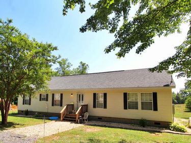 444 Rosewood Lane, New Canton, VA 23123