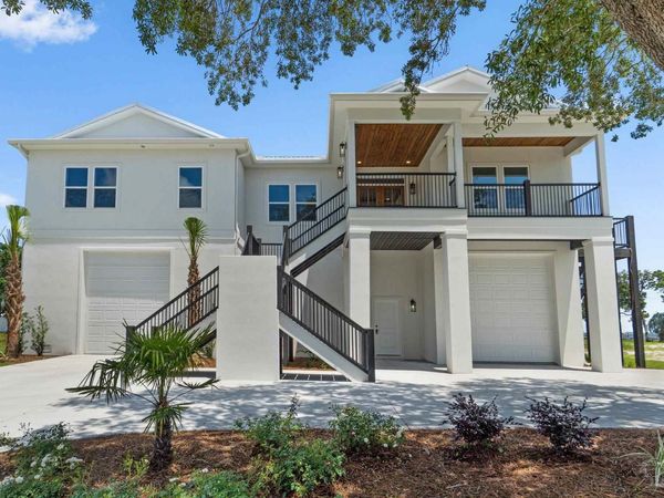 1774 Thresher Dr, Navarre, FL 32566