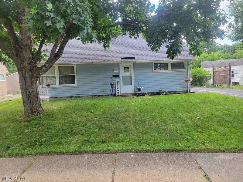 2250 Wichert Drive, Cuyahoga Falls, OH 44221 Photo 2
