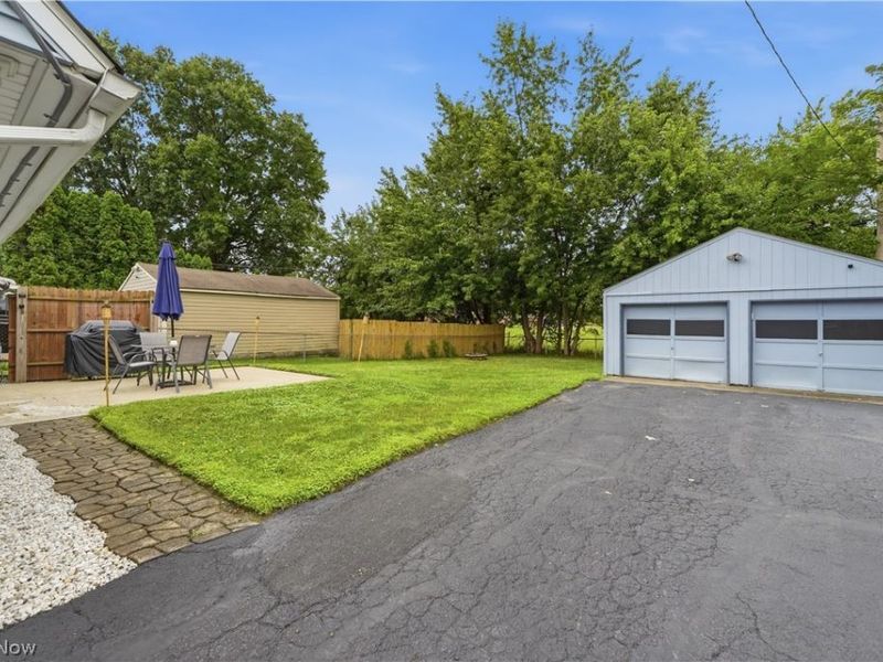 2250 Wichert Drive, Cuyahoga Falls, OH 44221 Photo 2
