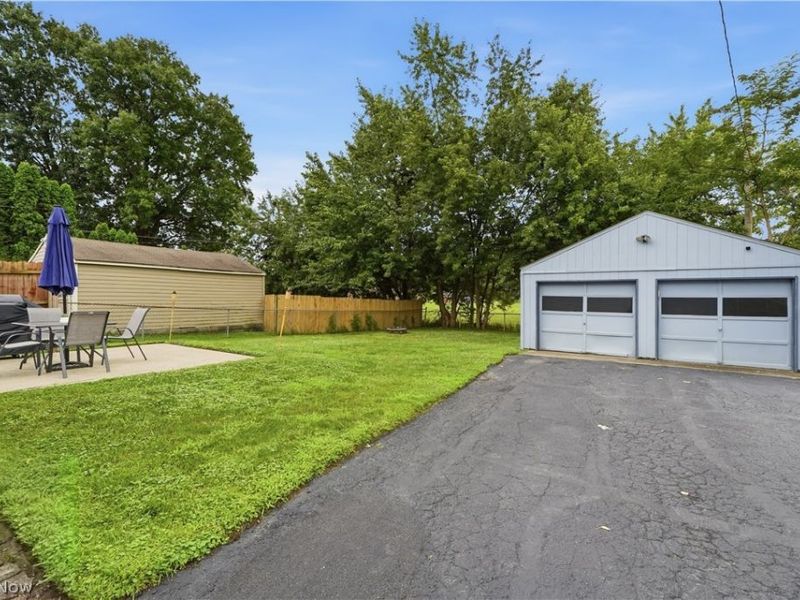 2250 Wichert Drive, Cuyahoga Falls, OH 44221 Photo 3