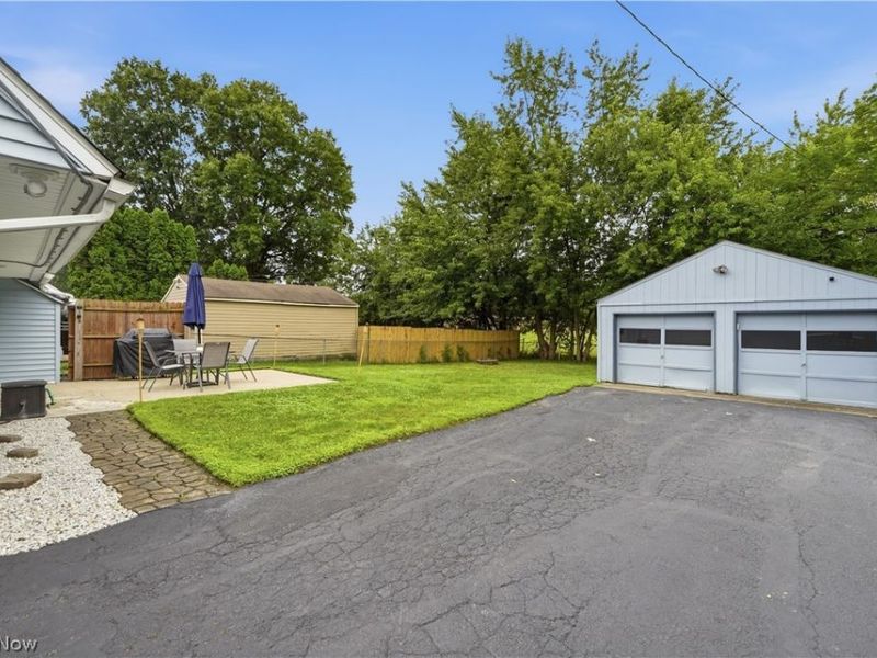 2250 Wichert Drive, Cuyahoga Falls, OH 44221 Photo 4