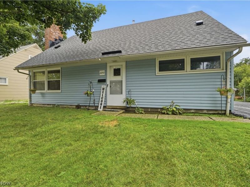 2250 Wichert Drive, Cuyahoga Falls, OH 44221 Photo 9