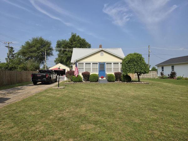 805 S Occidental Highway, Tecumseh, MI 49286