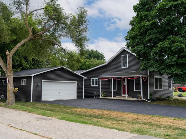 522 2nd Street N, Shepherd, MI 48883