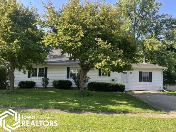 309 N Jefferson Street, Mount Pleasant, IA 52641
