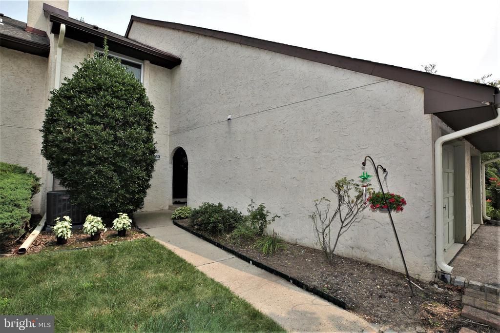 163 Thoreau Drive, Plainsboro, NJ 08536 Main Photo