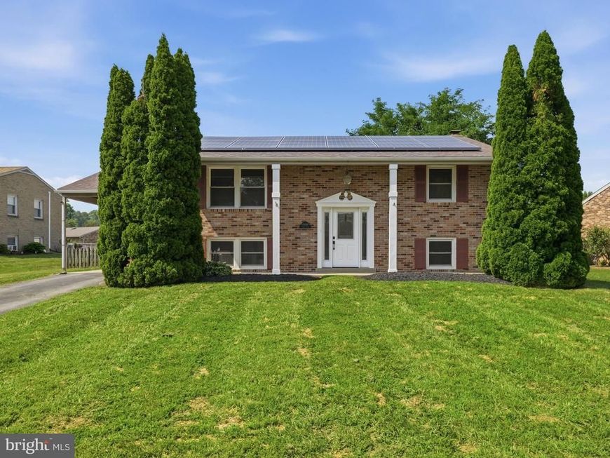 17608 Forest Glen Circle, Hagerstown, MD 21740 Main Photo