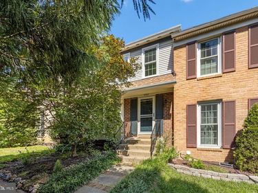 5703 GLADDEN, ALEXANDRIA, VA 22303