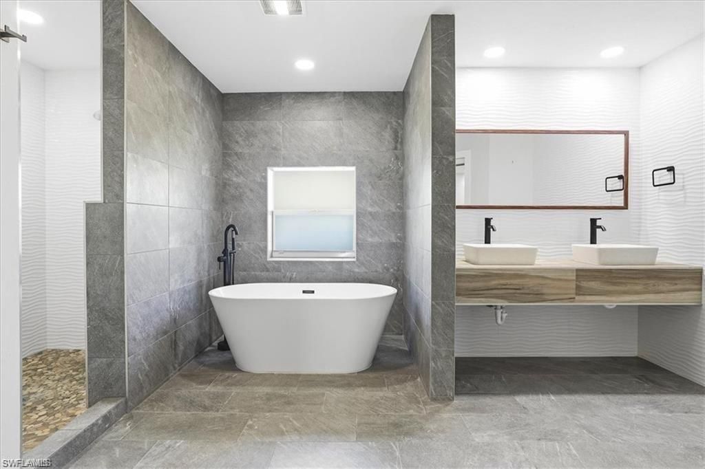 10225 Boca Cir , Naples, FL 34109 Photo