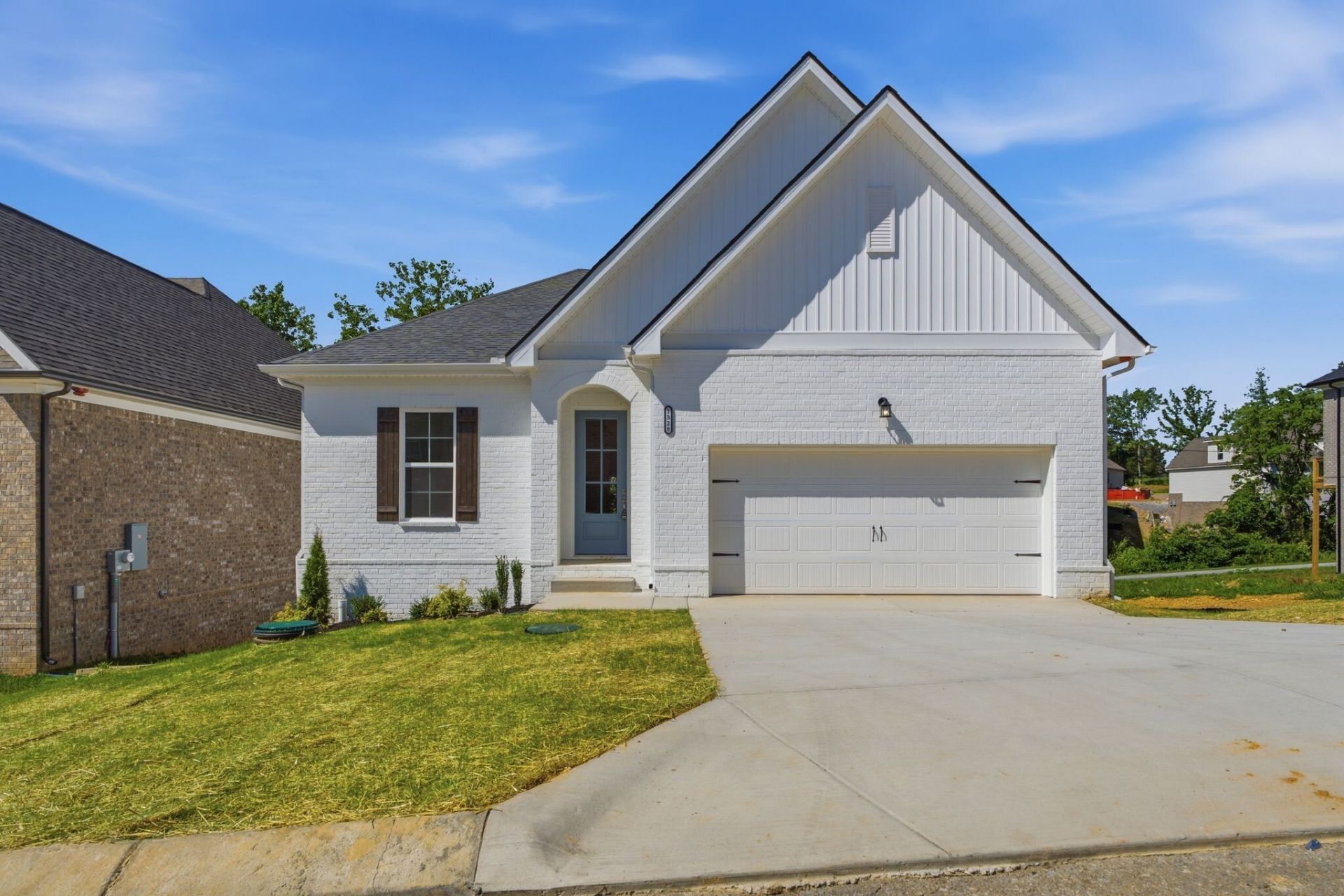 977 Hunters Lane, Springfield, TN 37172 Main Photo