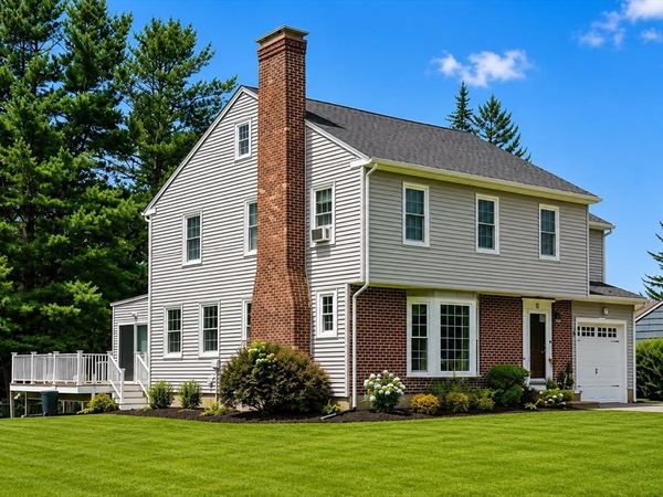 10 Wesley Dr, Leicester, MA 01524