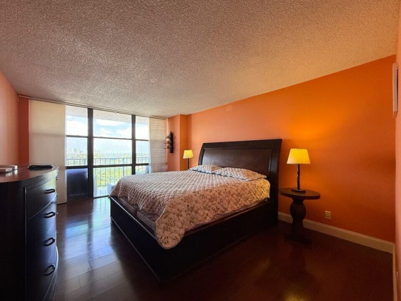 800 Parkview Drive, Unit 823, Hallandale, FL 33009 Photo