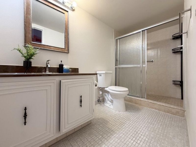 800 Parkview Drive, Unit 823, Hallandale, FL 33009 Photo