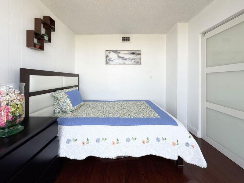 800 Parkview Drive, Unit 823, Hallandale, FL 33009 Photo