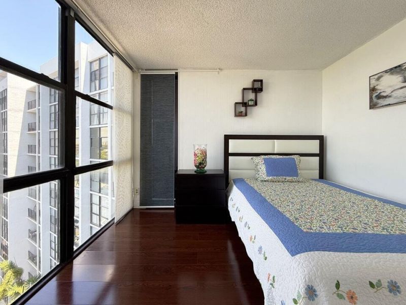 800 Parkview Drive, Unit 823, Hallandale, FL 33009 Photo