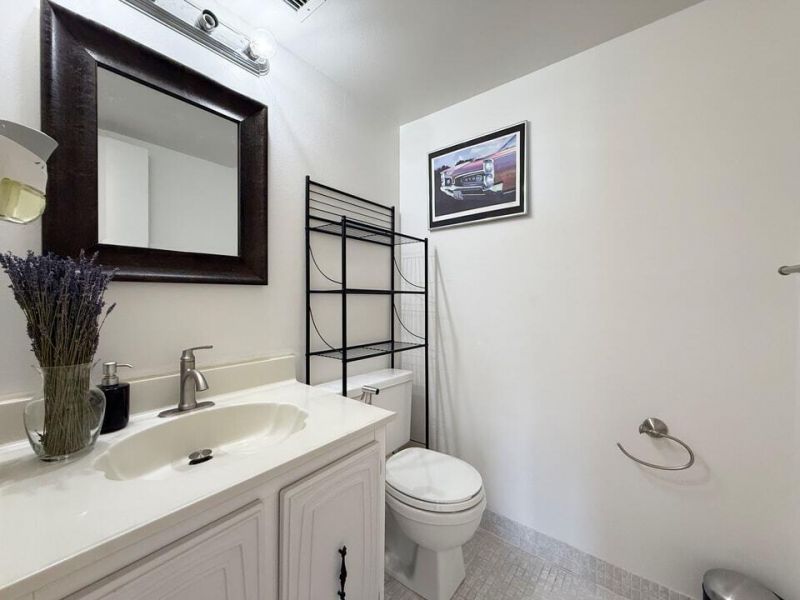 800 Parkview Drive, Unit 823, Hallandale, FL 33009 Photo